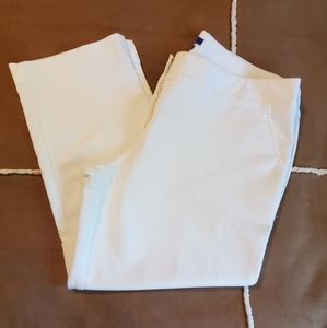 Apt 9 White Torie Capri mid rise pants size 12